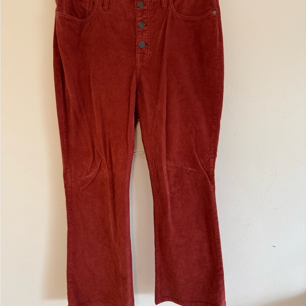 Madewell, Demi Cali Bootcut, Rust color jeans. Size 31